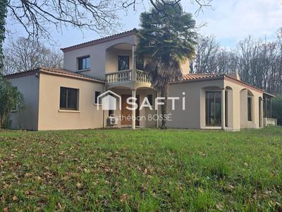 Maison - 162 m² - 7 pièces