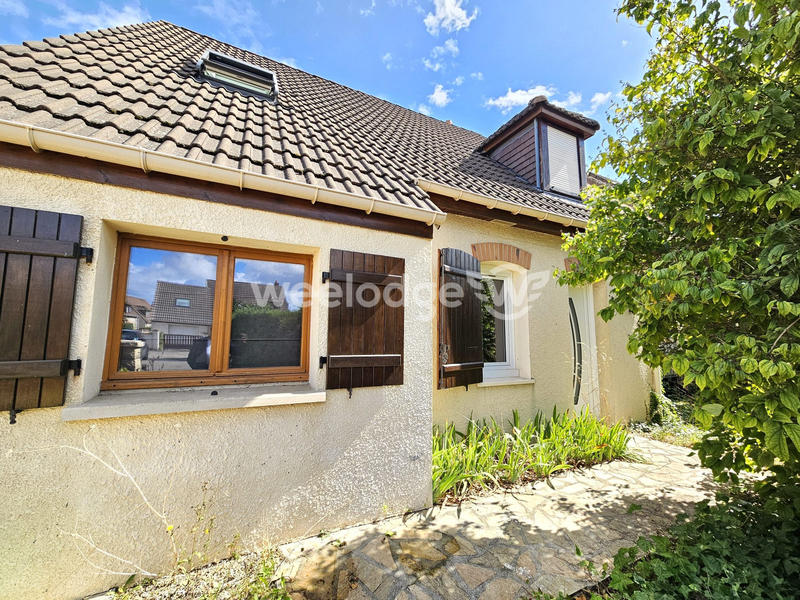 Maison - 95 m² - 6 pièces