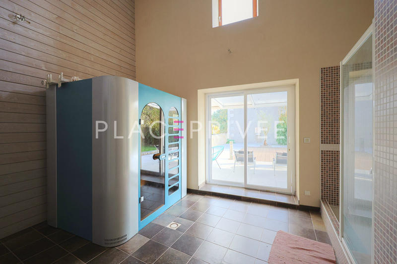 Maison - 296 m² - 7 pièces