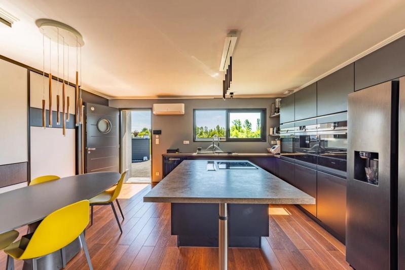 Maison - 105 m² - 4 pièces