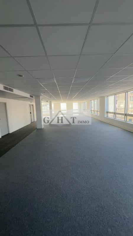Bureau - 213 m²