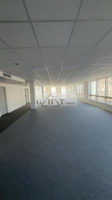 Bureau - 213 m²