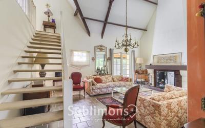 Maison - 168 m² - 7 pièces