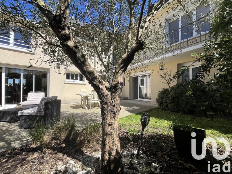 Maison de ville - 245 m² - 8 pièces