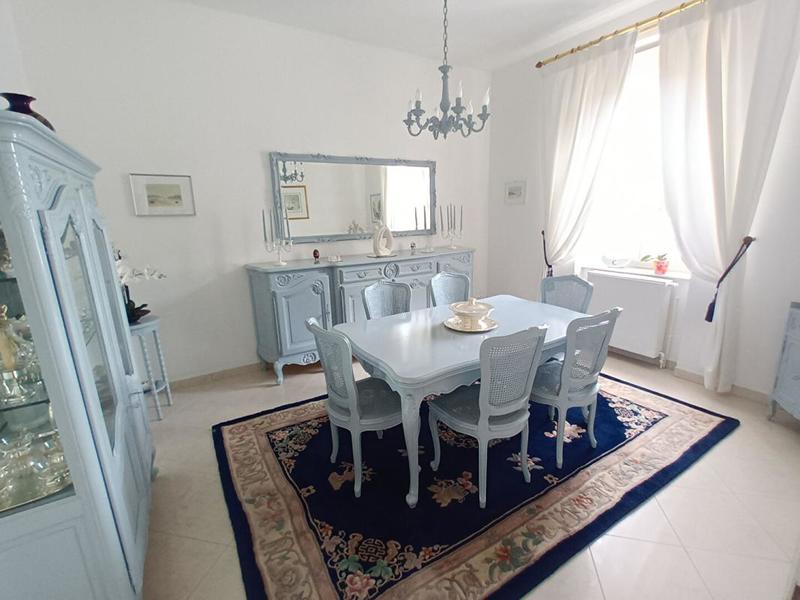 Maison - 311 m² - 8 pièces