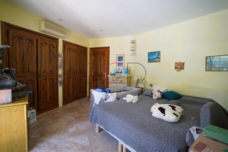 Maison - 170 m² - 5 pièces