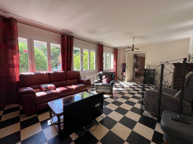 Maison - 137 m² - 7 pièces