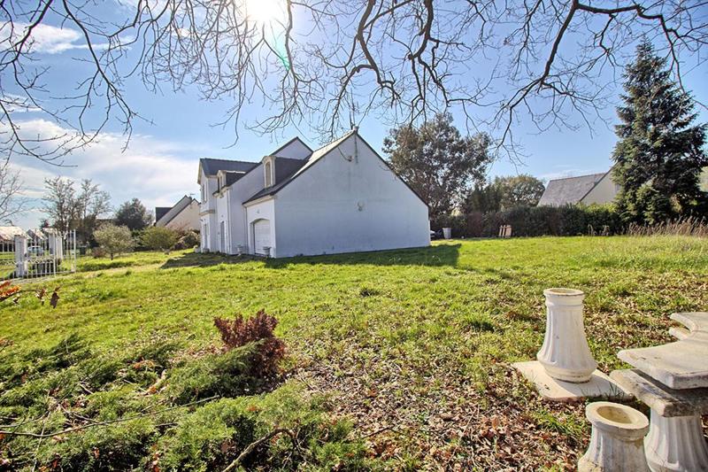 Maison - 240 m² - 9 pièces