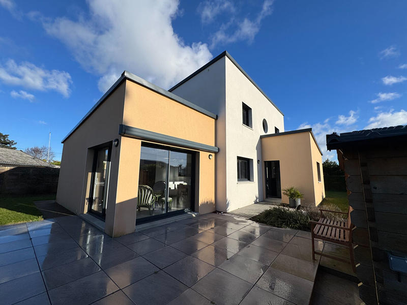 Maison - 144 m² - 5 pièces