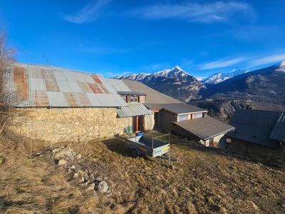 Maison - 250 m² - 8 pièces