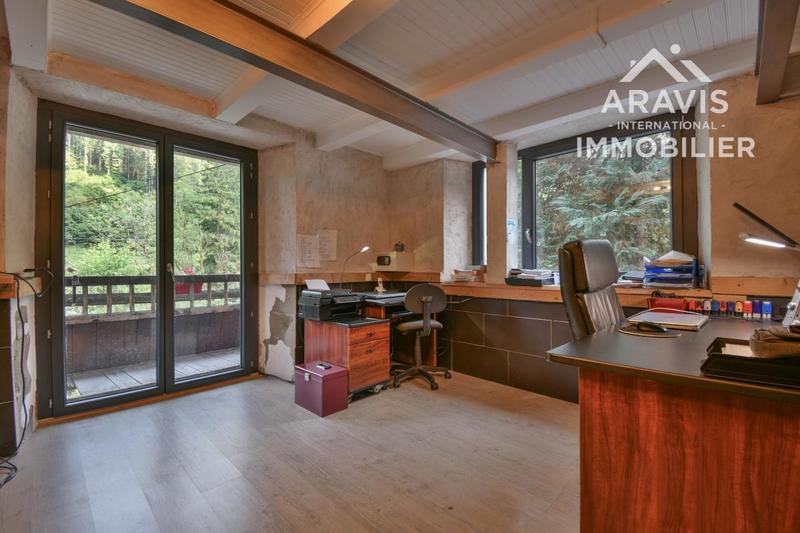 Propriété - 234 m² - 7 pièces