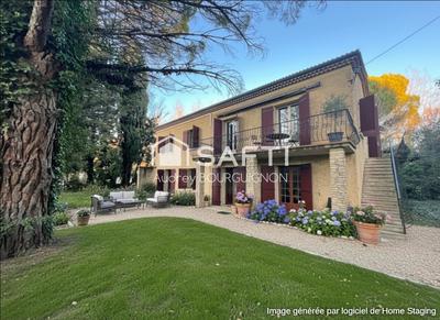 Maison - 206 m² - 7 pièces