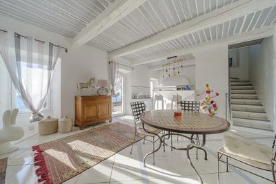 Maison - 360 m² - 10 pièces