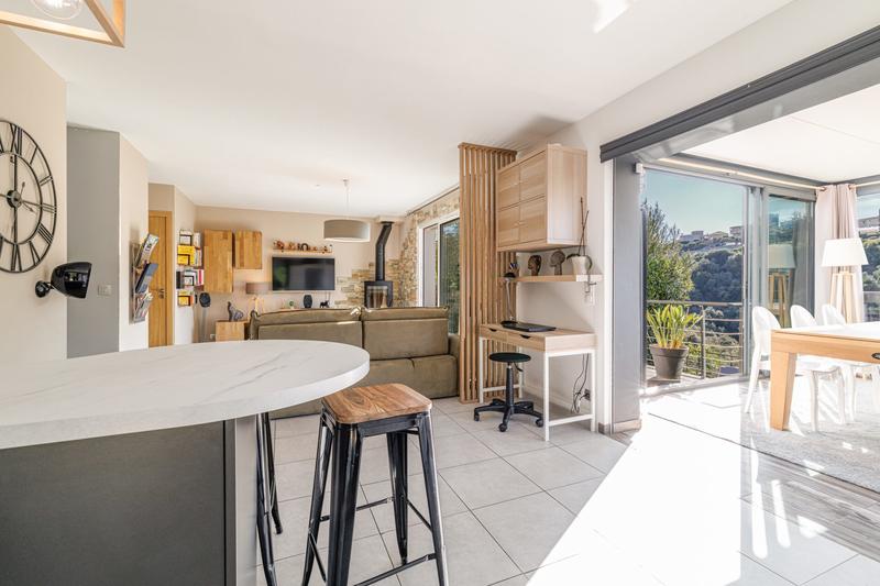 Maison - 105 m² - 4 pièces