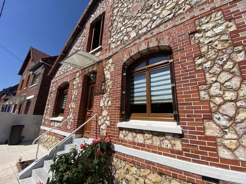 Maison - 95 m² - 4 pièces