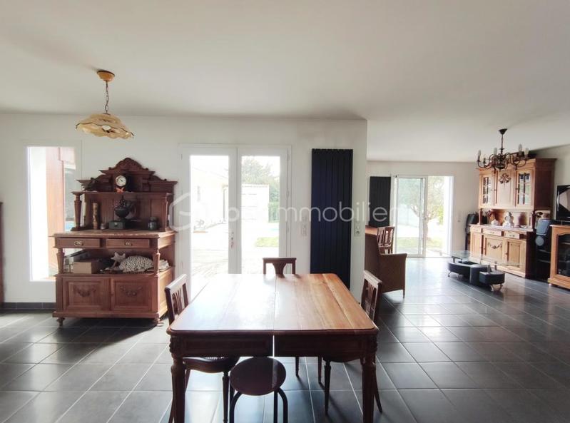 Maison - 231 m² - 8 pièces