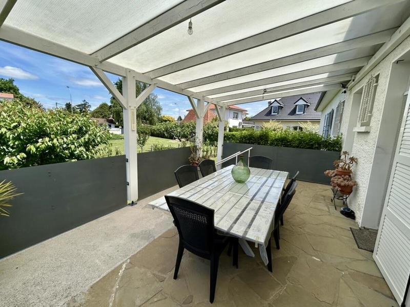 Maison - 224 m² - 6 pièces