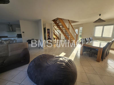 Maison - 205 m² - 6 pièces