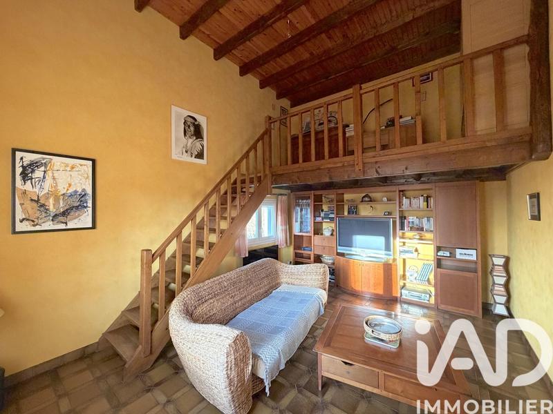 Maison - 214 m² - 8 pièces