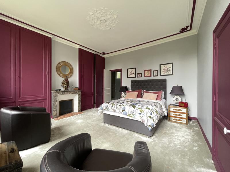 Maison - 279 m² - 10 pièces