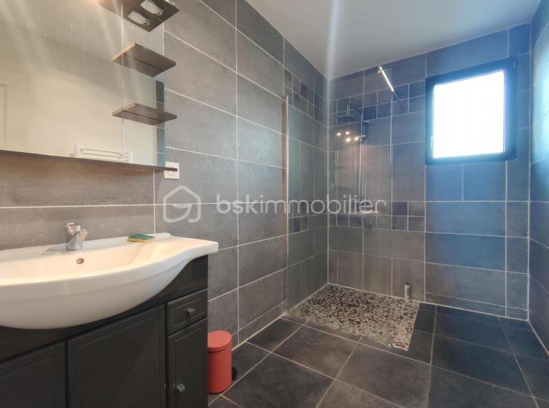 Maison - 93 m² - 4 pièces