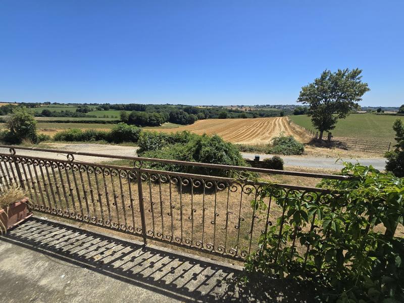 Corps de ferme - 260 m² - 6 pièces