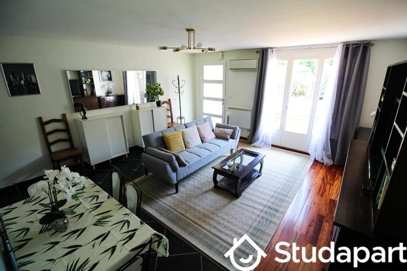 Chambre - 9 m² - 1 pièce