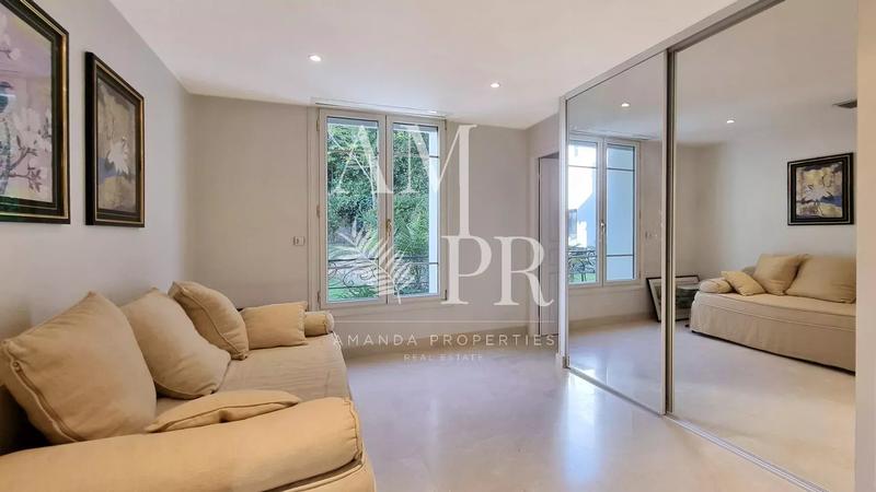 Villa - 350 m² - 8 pièces