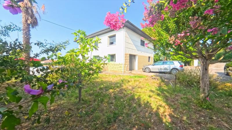 Maison - 140 m² - 6 pièces