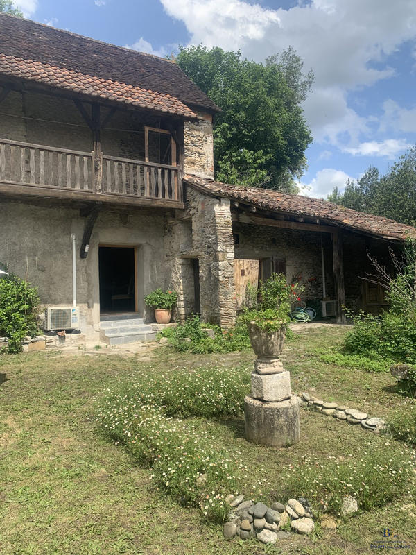 Maison - 231 m² - 6 pièces