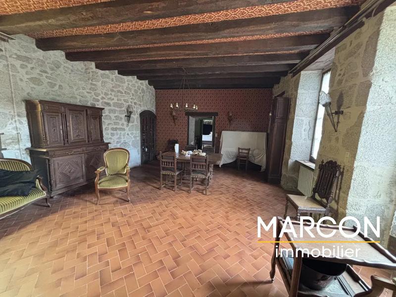 Maison - 212 m² - 8 pièces