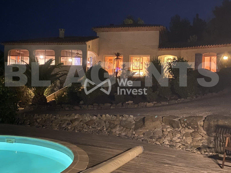 Maison - 200 m² - 6 pièces