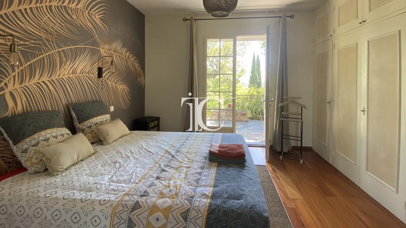 Maison - 264 m² - 8 pièces