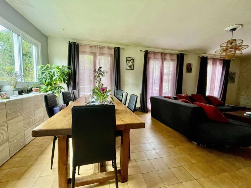 Maison - 99 m² - 6 pièces