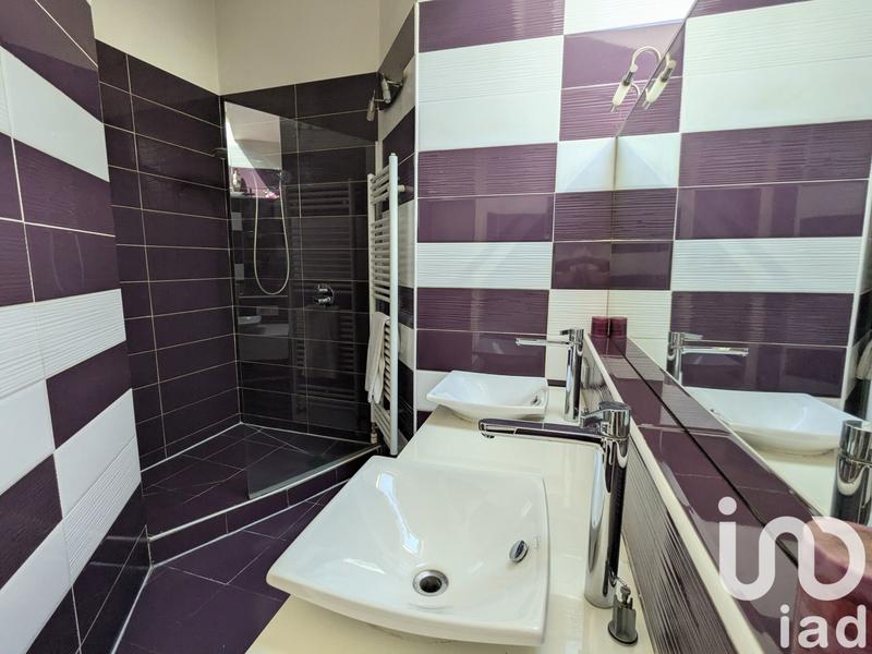 Maison - 181 m² - 5 pièces