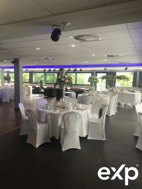 Fonds de commerce - Magasins - 900 m²