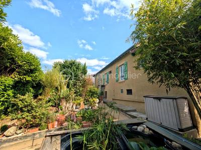 Maison traditionnelle - 186 m² - 8 pièces