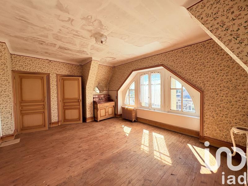 Maison - 271 m² - 9 pièces