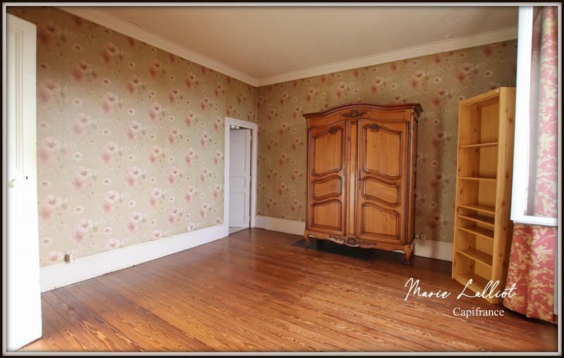 Maison - 218 m² - 8 pièces