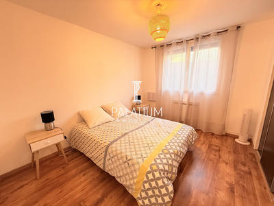 Maison - 230 m² - 7 pièces