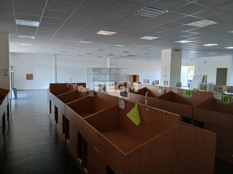 Local commercial - 298 m²