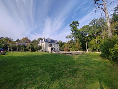 Propriété - 300 m² - 16 pièces