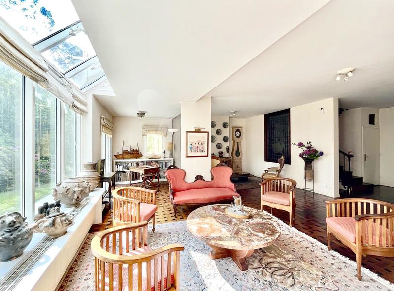 Villa - 222 m² - 6 pièces