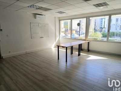 Bureau - 67 m²