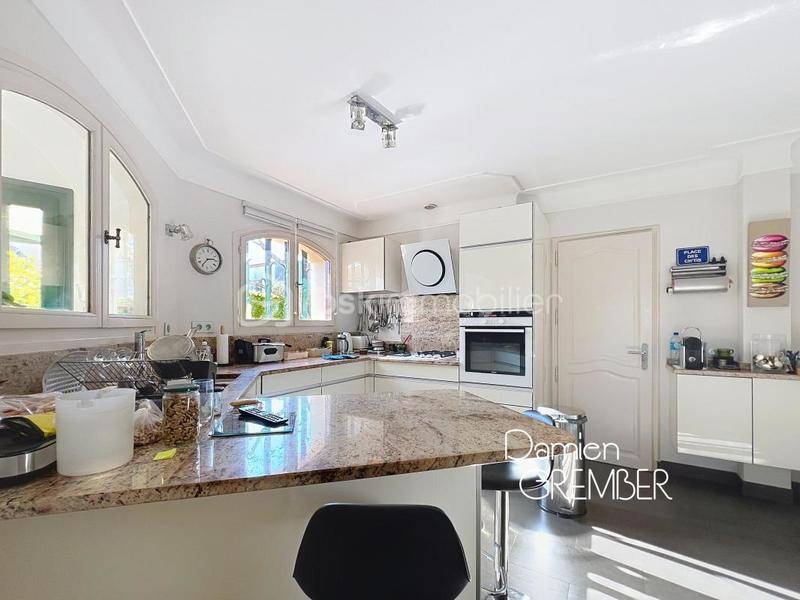 Villa - 191 m² - 5 pièces