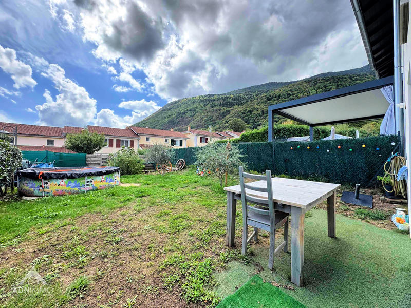 Maison - 96 m² - 5 pièces