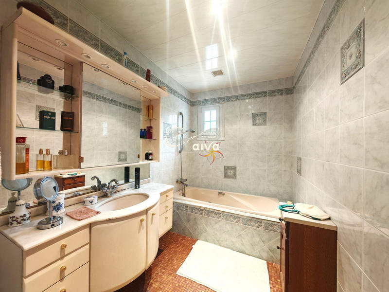 Maison traditionnelle - 156 m² - 7 pièces