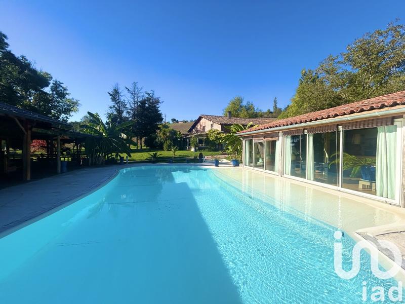 Maison - 825 m² - 15 pièces