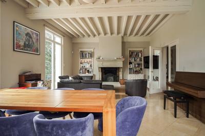 Maison - 225 m² - 9 pièces