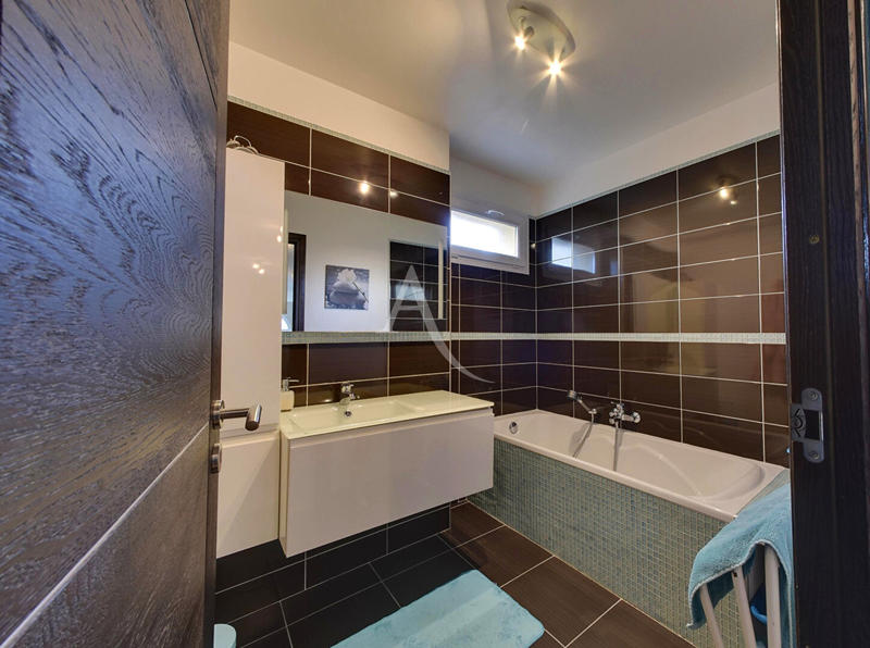 Maison - 170 m² - 7 pièces